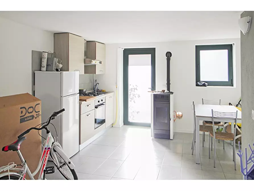 Immagine 14 di Appartamento in vendita  in Via Isola Borromeo 14 a Malnate