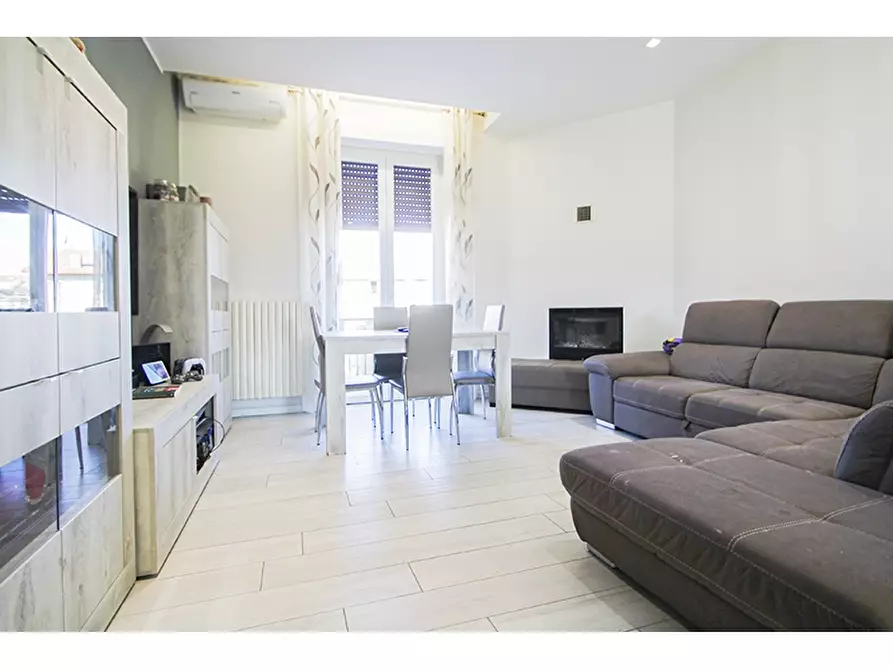 Immagine 2 di Appartamento in vendita  in Via Isola Borromeo 14 a Malnate