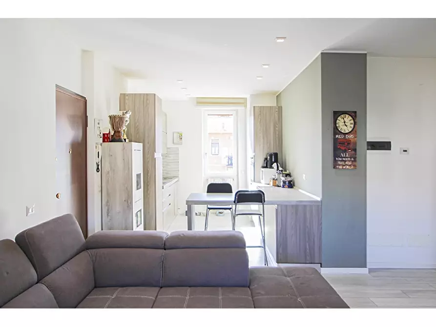 Immagine 3 di Appartamento in vendita  in Via Isola Borromeo 14 a Malnate