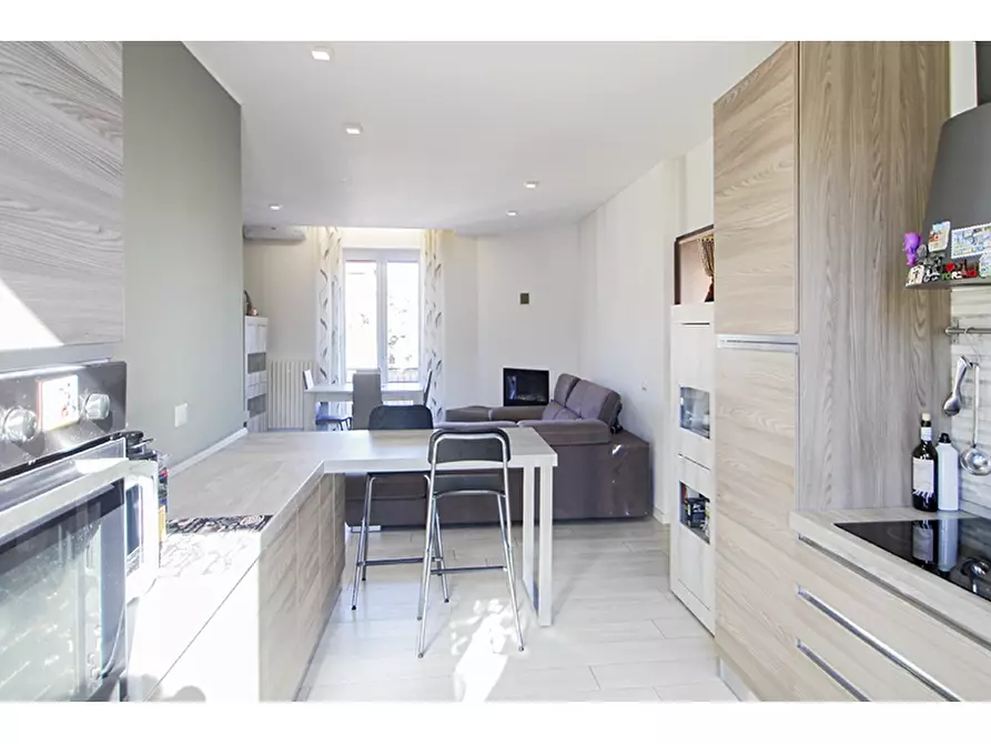 Immagine 4 di Appartamento in vendita  in Via Isola Borromeo 14 a Malnate