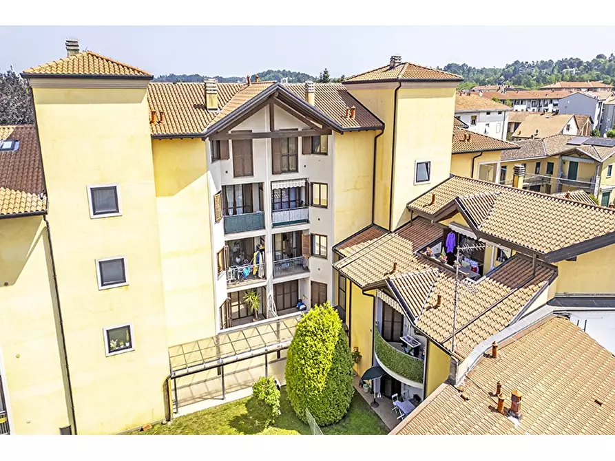 Immagine 22 di Appartamento in vendita  in Via Sordelli 3 a Venegono Inferiore