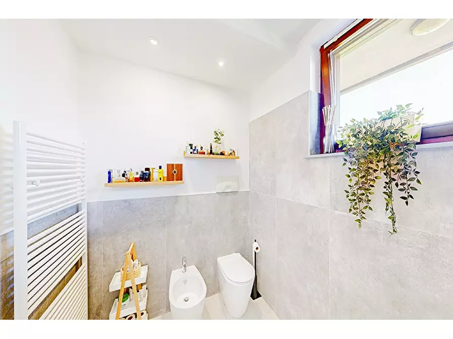 Immagine 17 di Appartamento in vendita  in Via Sordelli 3 a Venegono Inferiore