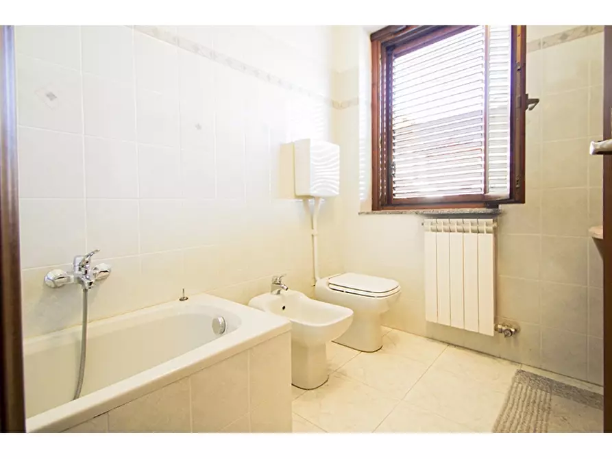 Immagine 10 di Appartamento in vendita  in Via Filippo Turati 14 a Castiglione Olona