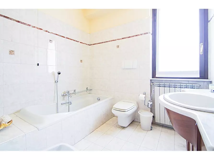 Immagine 11 di Appartamento in vendita  in Via Monte Cengio 7 a Castiglione Olona