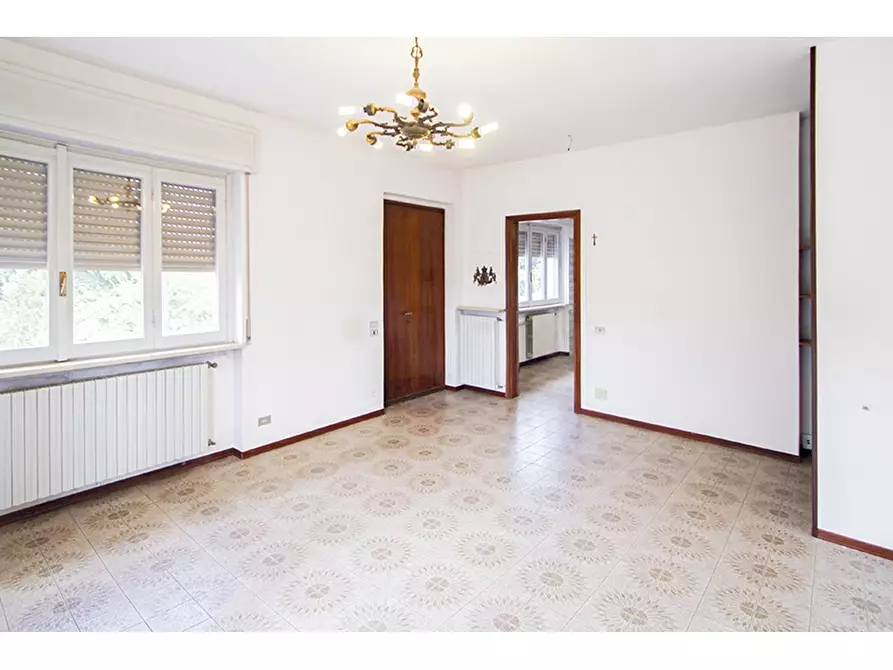 Immagine 15 di Villa in vendita  in Via Del Bragello 4 a Vedano Olona