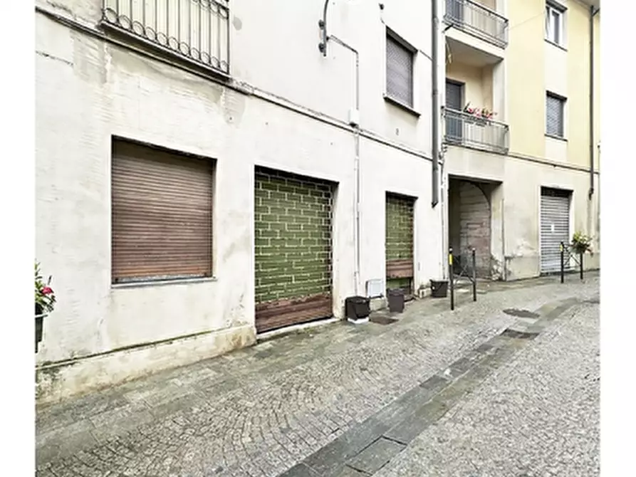 Immagine 2 di Negozio in vendita  in Via IV Novembre 14 a Gornate-Olona