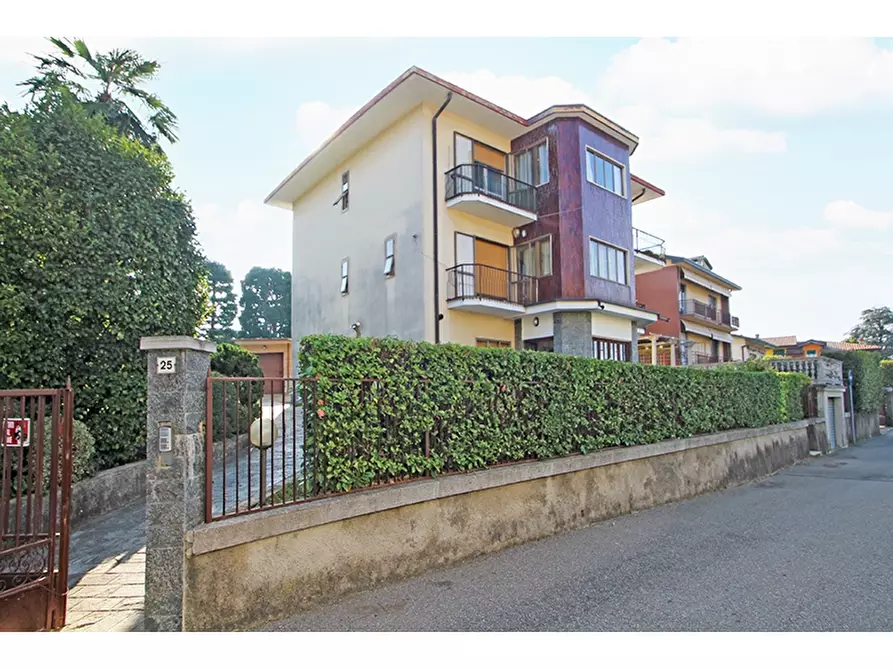 Immagine 38 di Villa in vendita  in Via Leonardo Da Vinci 25 a Venegono Superiore