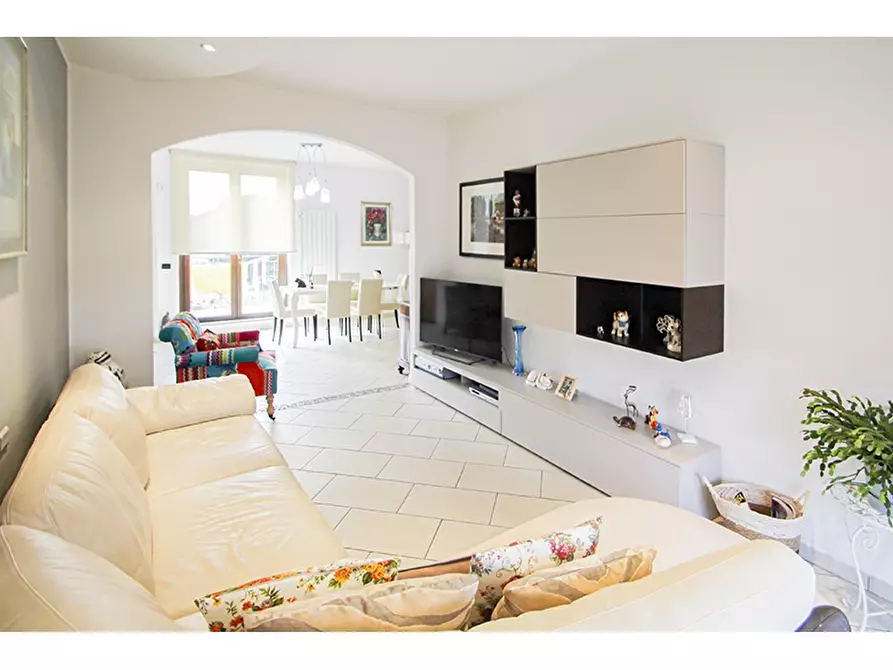 Immagine 7 di Villetta a schiera in vendita  in Via Luigi Settembrini 25/C a Malnate