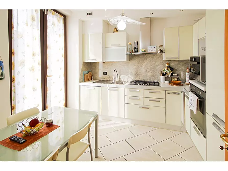 Immagine 9 di Villetta a schiera in vendita  in Via Luigi Settembrini 25/C a Malnate