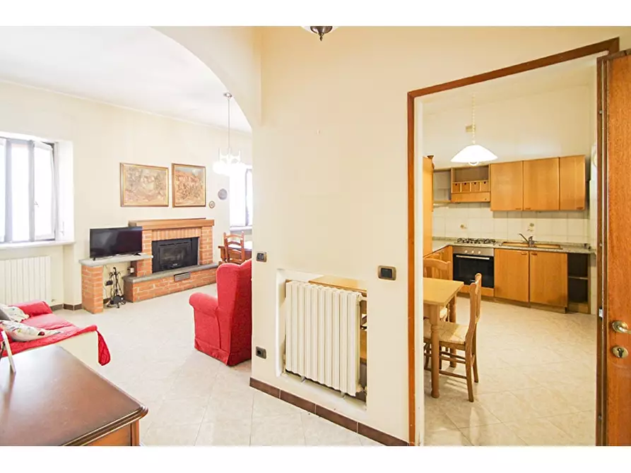 Immagine 3 di Appartamento in vendita  in Via Alessandro Manzoni 21 a Venegono Inferiore