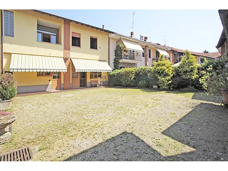 Immagine 12 di Appartamento in vendita  in Via Alessandro Manzoni 21 a Venegono Inferiore