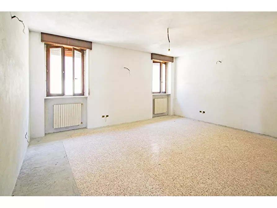 Immagine 5 di Appartamento in vendita  in Via Alessandro Manzoni 21 a Venegono Inferiore