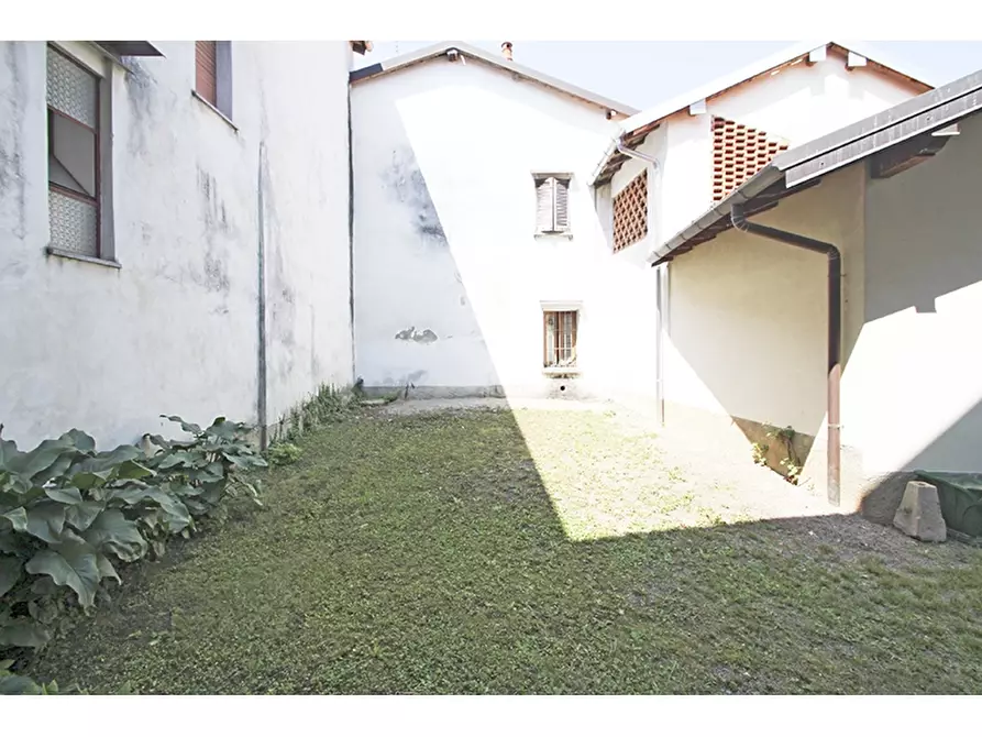 Immagine 5 di Rustico / casale in vendita  in Via Alessandro Manzoni 21 a Venegono Inferiore