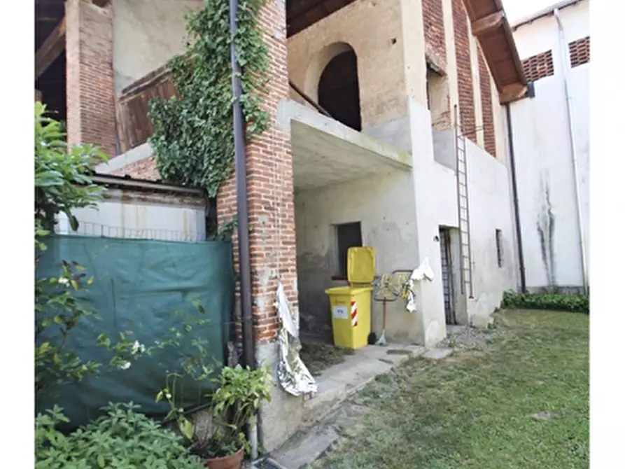 Immagine 6 di Rustico / casale in vendita  in Via Alessandro Manzoni 21 a Venegono Inferiore