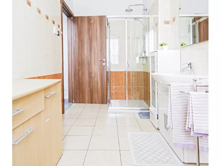 Immagine 7 di Villa in vendita  in Via Vecchia Milanese 26 a Venegono Inferiore