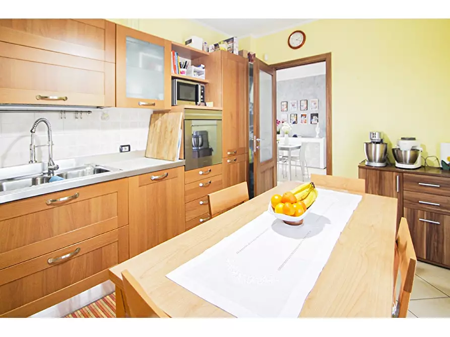 Immagine 5 di Villa in vendita  in Via Vecchia Milanese 26 a Venegono Inferiore