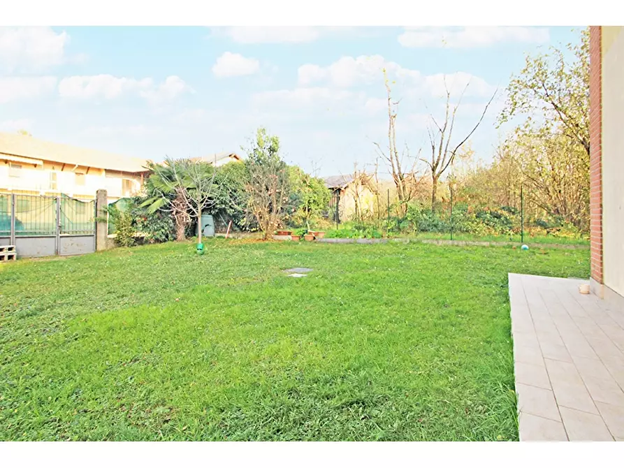 Immagine 28 di Villa in vendita  in Via Vecchia Milanese 26 a Venegono Inferiore