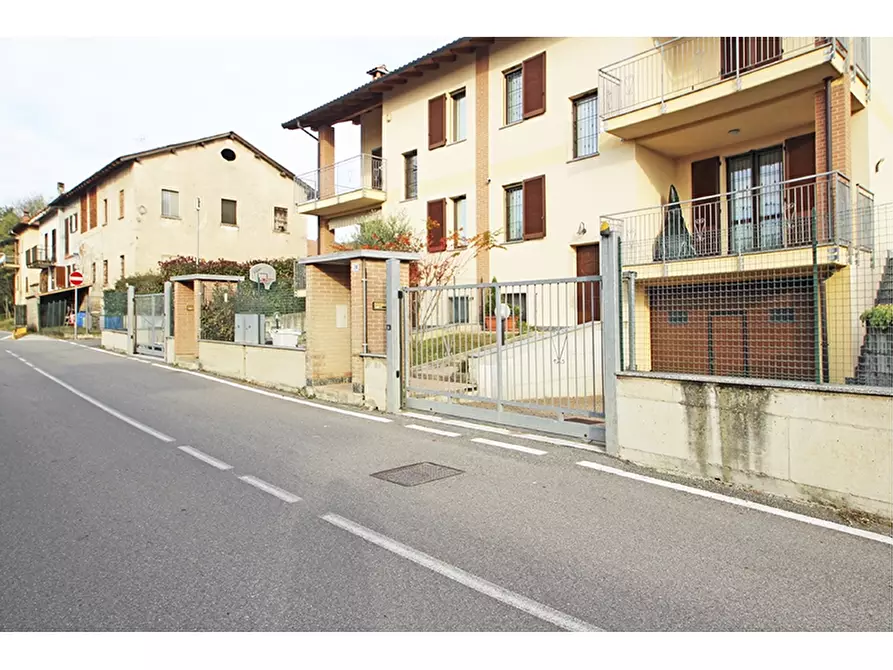 Immagine 31 di Villa in vendita  in Via Vecchia Milanese 26 a Venegono Inferiore