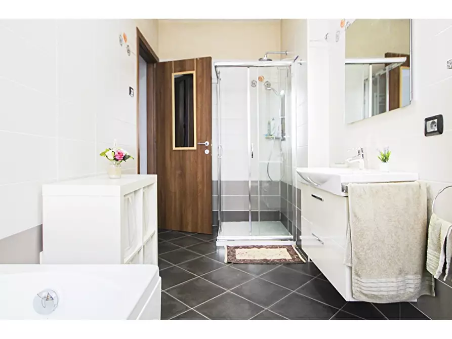 Immagine 16 di Villa in vendita  in Via Vecchia Milanese 26 a Venegono Inferiore