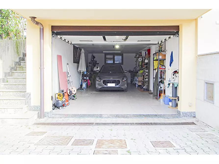 Immagine 25 di Villa in vendita  in Via Vecchia Milanese 26 a Venegono Inferiore