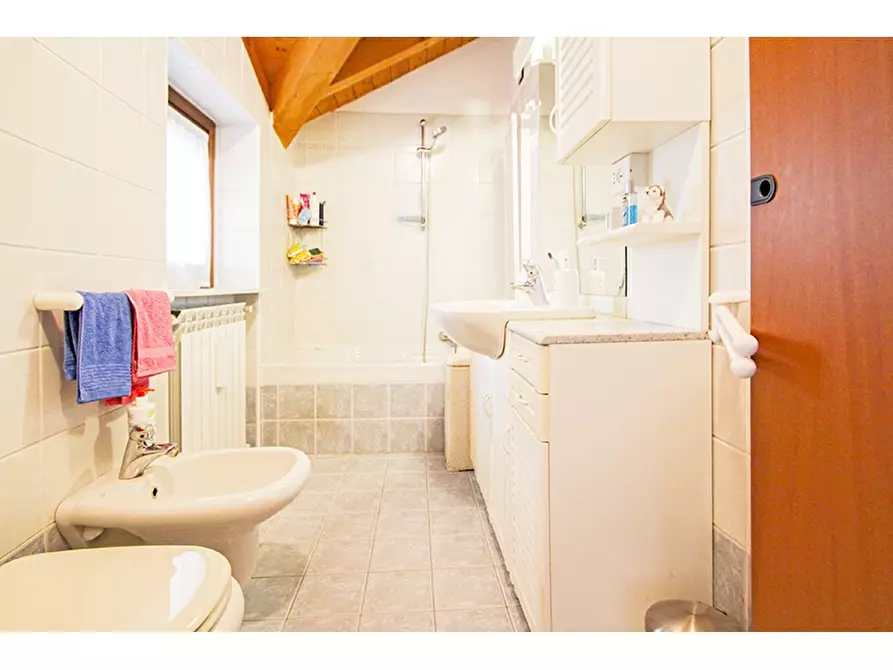 Immagine 8 di Appartamento in vendita  in Via Montello 7 a Fagnano Olona