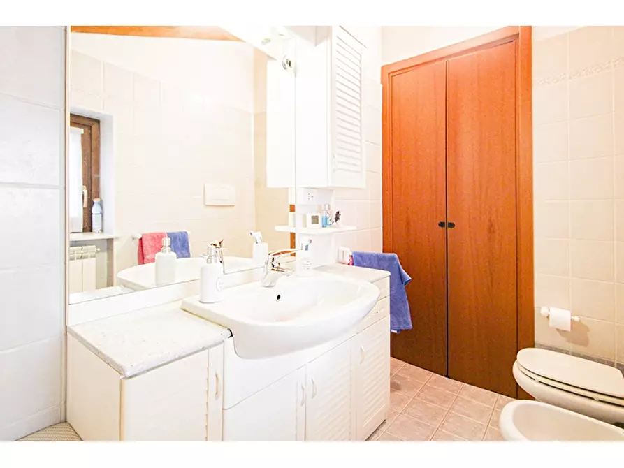 Immagine 7 di Appartamento in vendita  in Via Montello 7 a Fagnano Olona