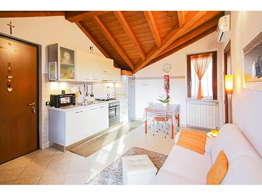 Immagine 2 di Appartamento in vendita  in Via Montello 7 a Fagnano Olona