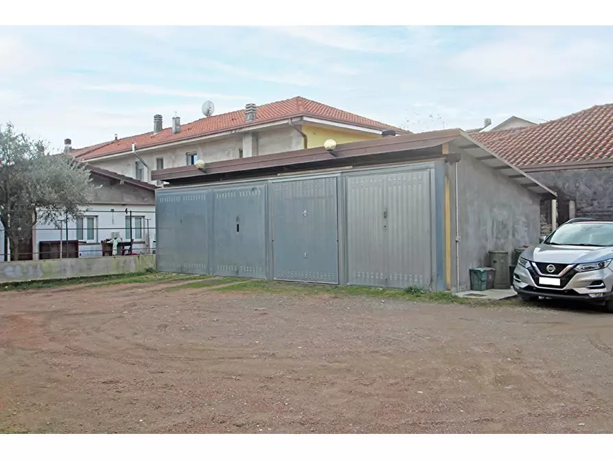 Immagine 11 di Appartamento in vendita  in Via Montello 7 a Fagnano Olona