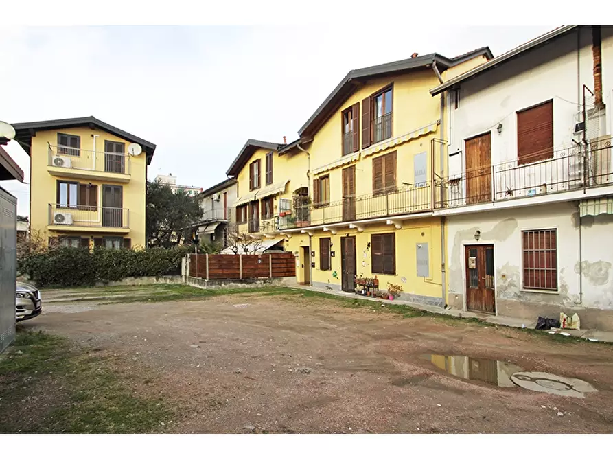 Immagine 13 di Appartamento in vendita  in Via Montello 7 a Fagnano Olona