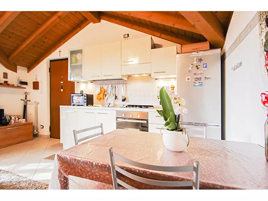 Immagine 3 di Appartamento in vendita  in Via Montello 7 a Fagnano Olona