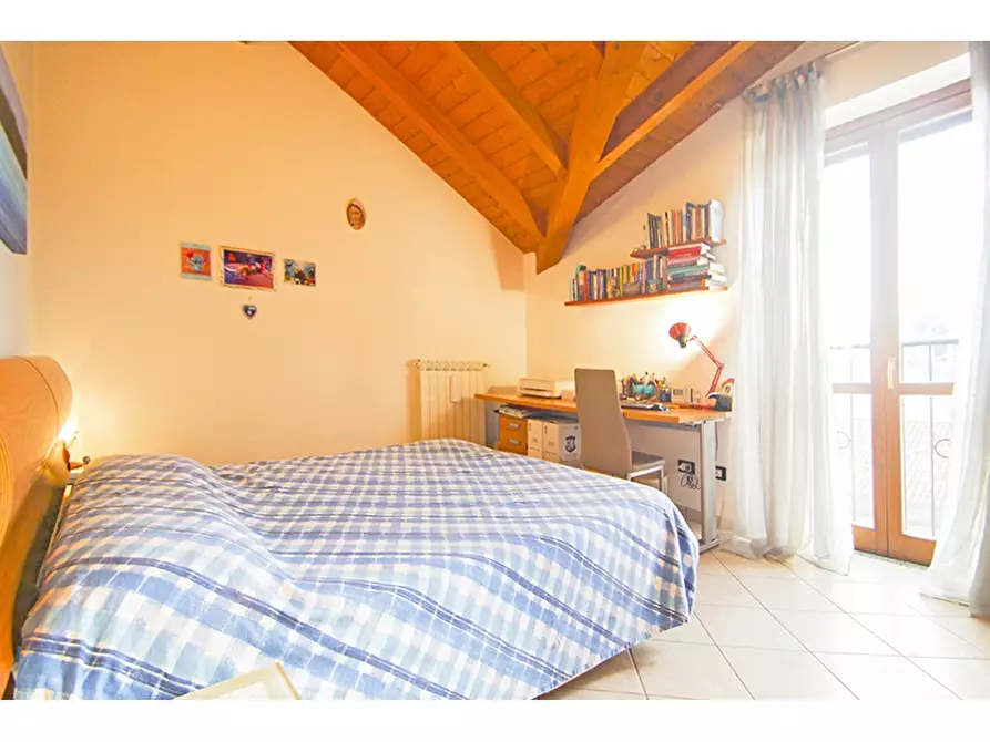 Immagine 5 di Appartamento in vendita  in Via Montello 7 a Fagnano Olona