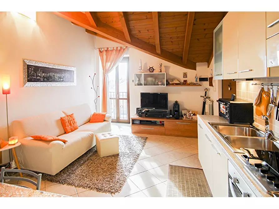 Immagine 4 di Appartamento in vendita  in Via Montello 7 a Fagnano Olona