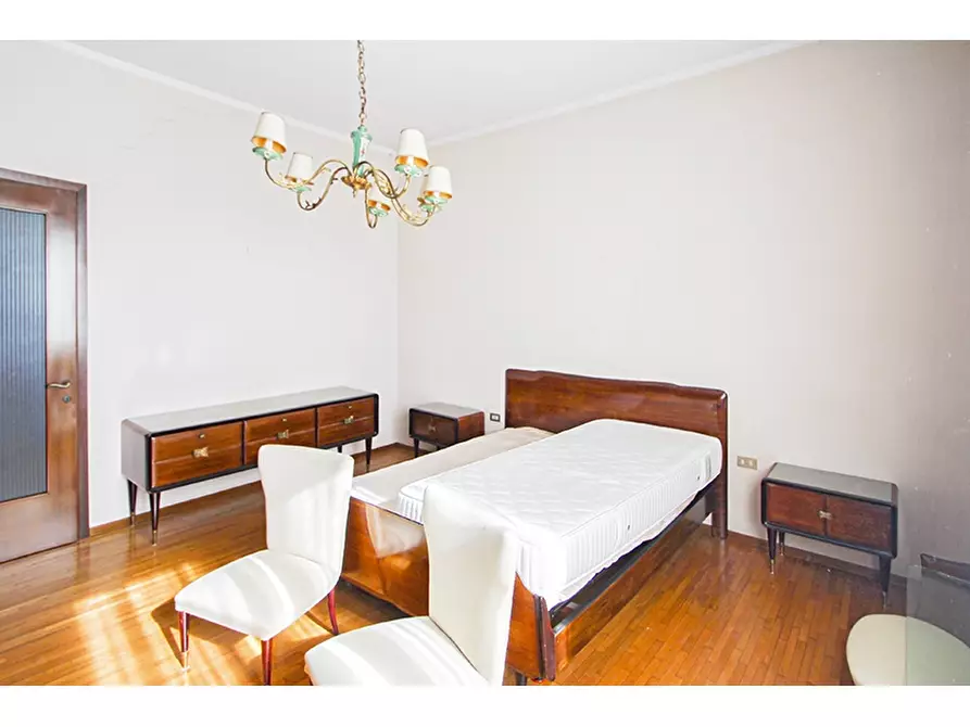 Immagine 19 di Villa in vendita  in Via Melette 11 a Castiglione Olona