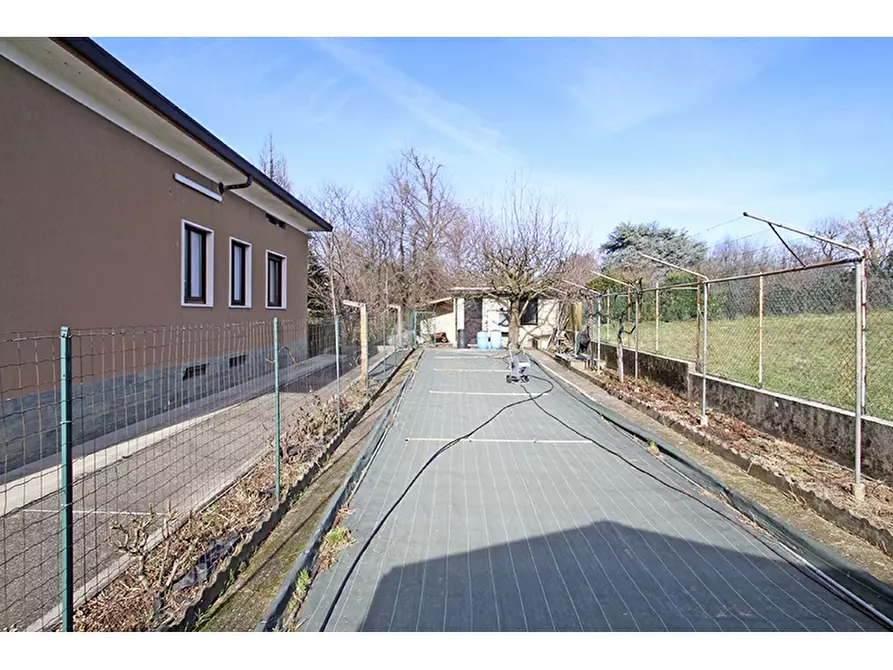 Immagine 33 di Villa in vendita  in Via Melette 11 a Castiglione Olona