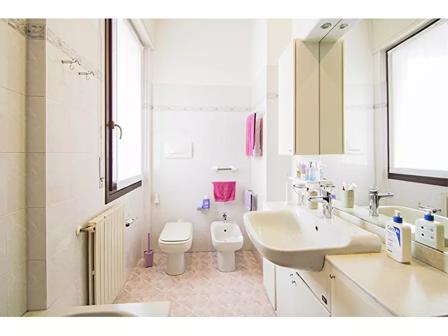 Immagine 11 di Villa in vendita  in Via Melette 11 a Castiglione Olona