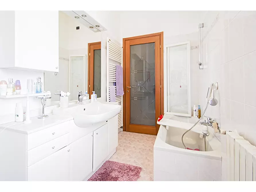 Immagine 12 di Villa in vendita  in Via Melette 11 a Castiglione Olona