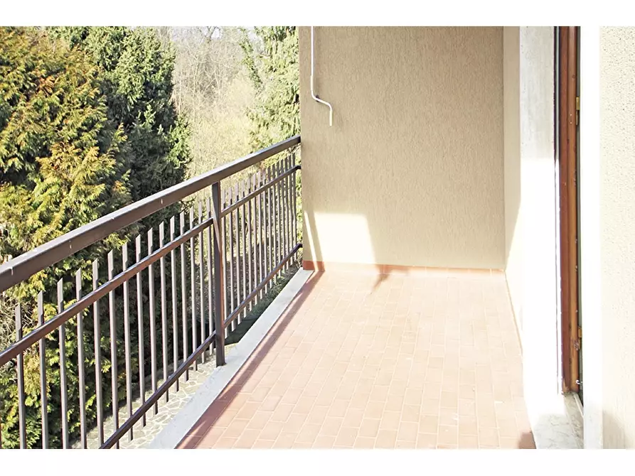 Immagine 29 di Villa in vendita  in Via Melette 11 a Castiglione Olona