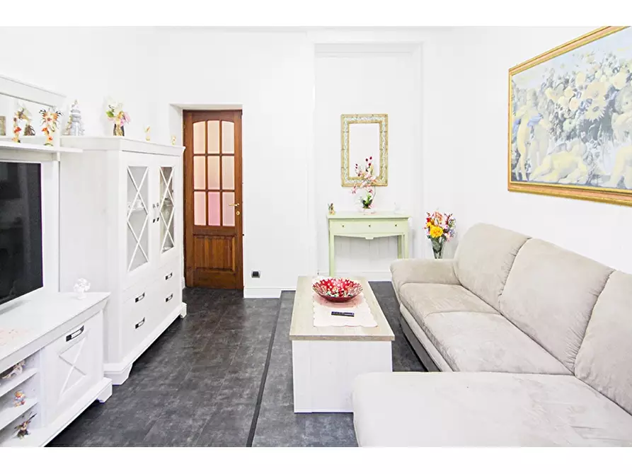 Immagine 6 di Appartamento in vendita  in Via Antonio Gramsci 1 a Castiglione Olona