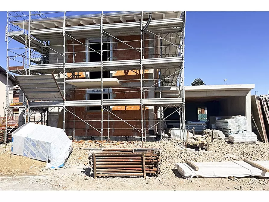 Immagine 4 di Villa in vendita  in Via Petrarca a Castiglione Olona