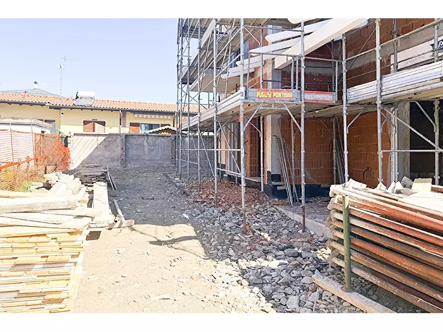 Immagine 5 di Villa in vendita  in Via Petrarca a Castiglione Olona