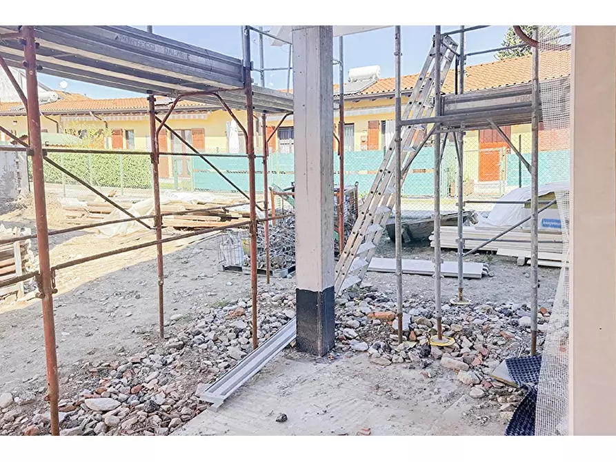 Immagine 5 di Appartamento in vendita  in Via Petrarca a Castiglione Olona
