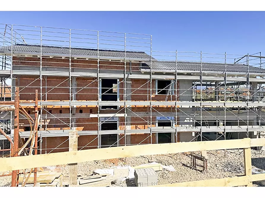 Immagine 6 di Appartamento in vendita  in Via Petrarca a Castiglione Olona