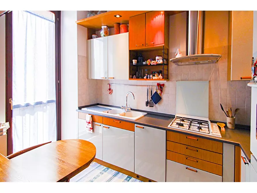 Immagine 6 di Appartamento in vendita  in Via Caduti di Nassirya 4 a Caronno Varesino