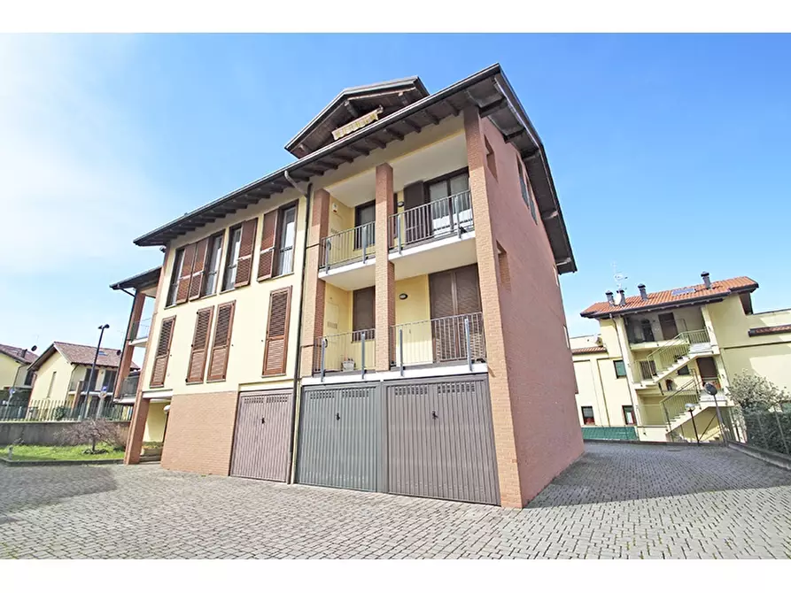 Immagine 2 di Appartamento in vendita  in Via Caduti di Nassirya 4 a Caronno Varesino