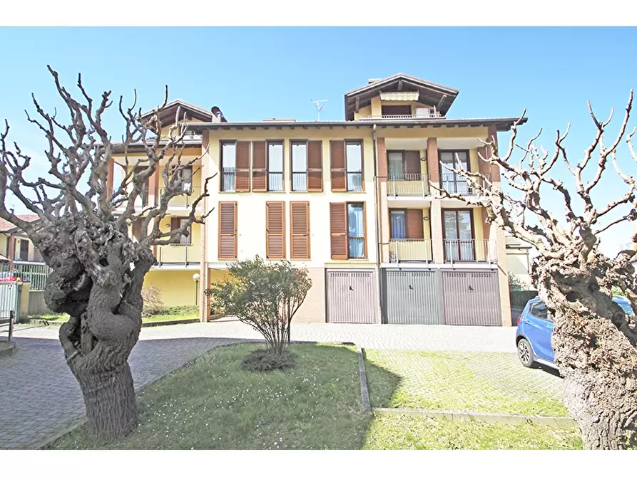 appartamento in vendita a Caronno Varesino