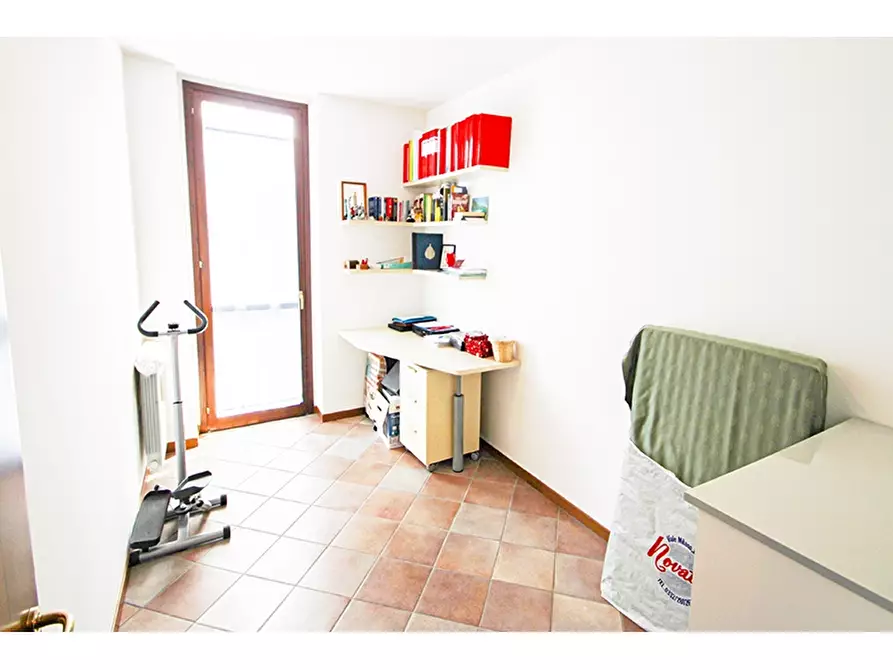 Immagine 12 di Appartamento in vendita  in Via Caduti di Nassirya 4 a Caronno Varesino