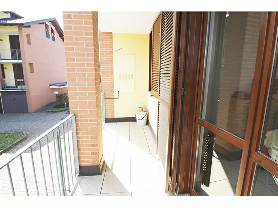 Immagine 16 di Appartamento in vendita  in Via Caduti di Nassirya 4 a Caronno Varesino