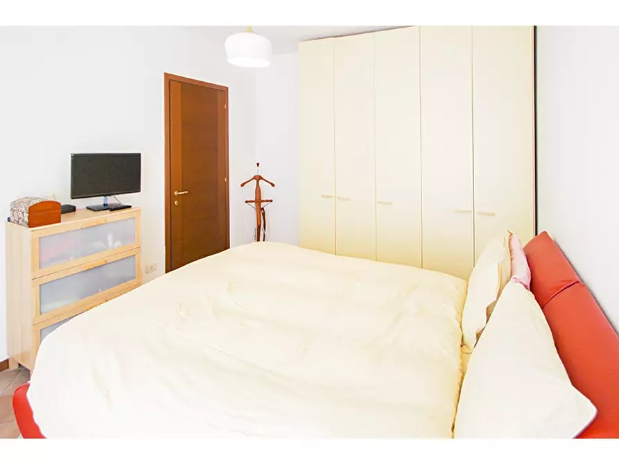 Immagine 11 di Appartamento in vendita  in Via Caduti di Nassirya 4 a Caronno Varesino