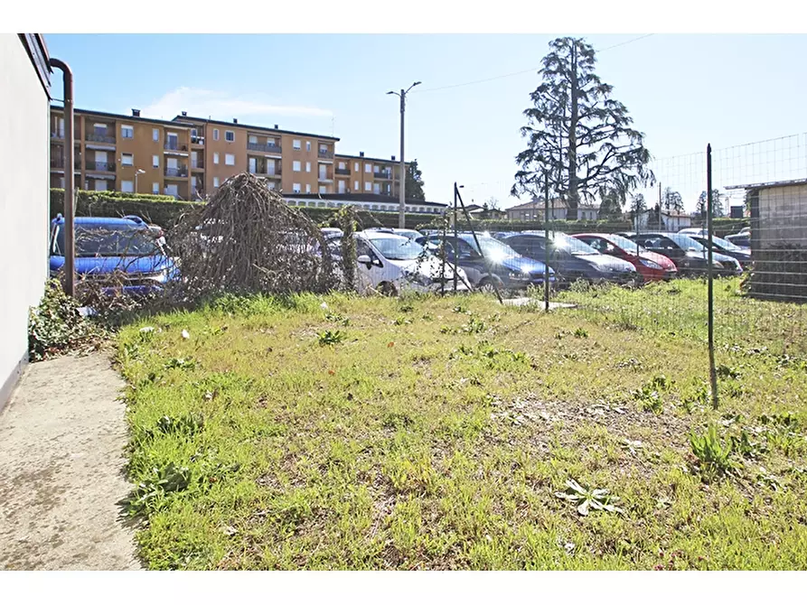 Immagine 15 di Appartamento in vendita  in Via Antonio Gramsci 13 a Castiglione Olona