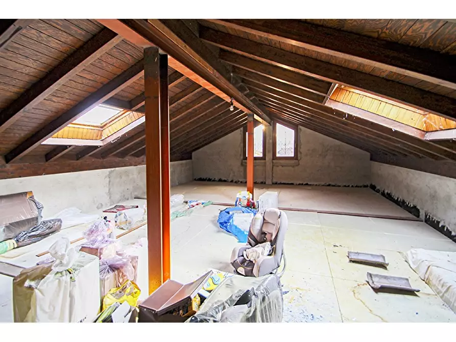 Immagine 26 di Villa in vendita  in Via Monte Cimone 33 a Castiglione Olona